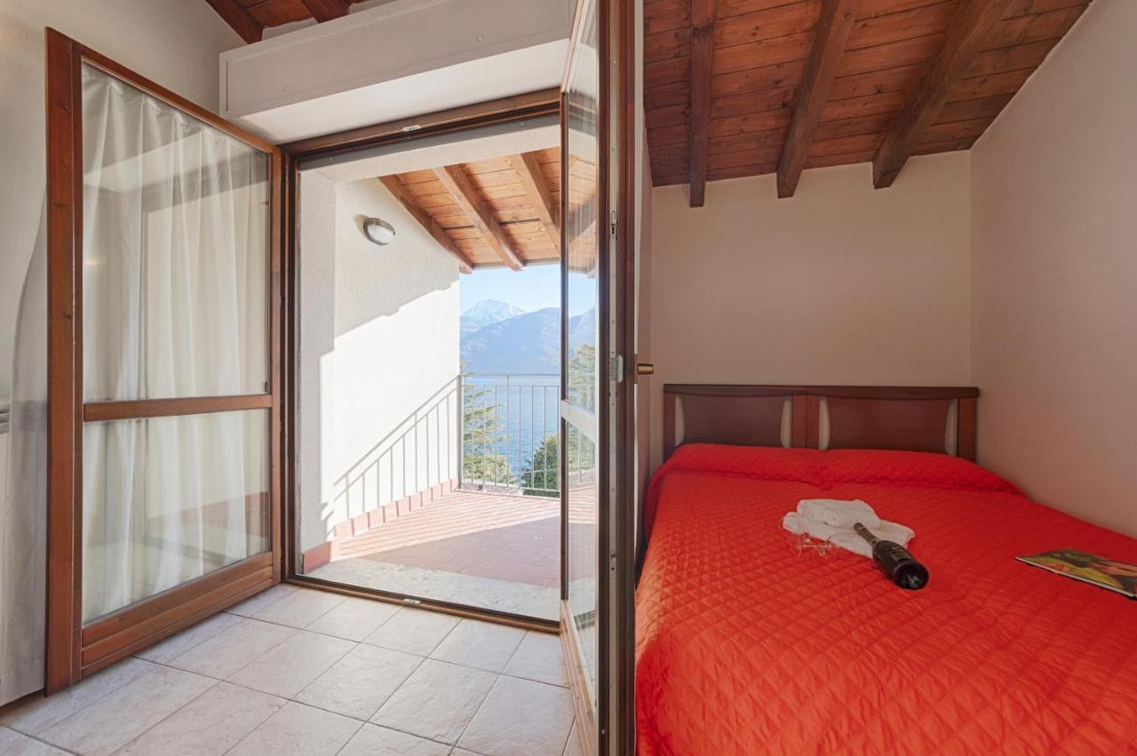 2-Bedroom Lakeview Apartment At The Lake Acquaseria Εξωτερικό φωτογραφία
