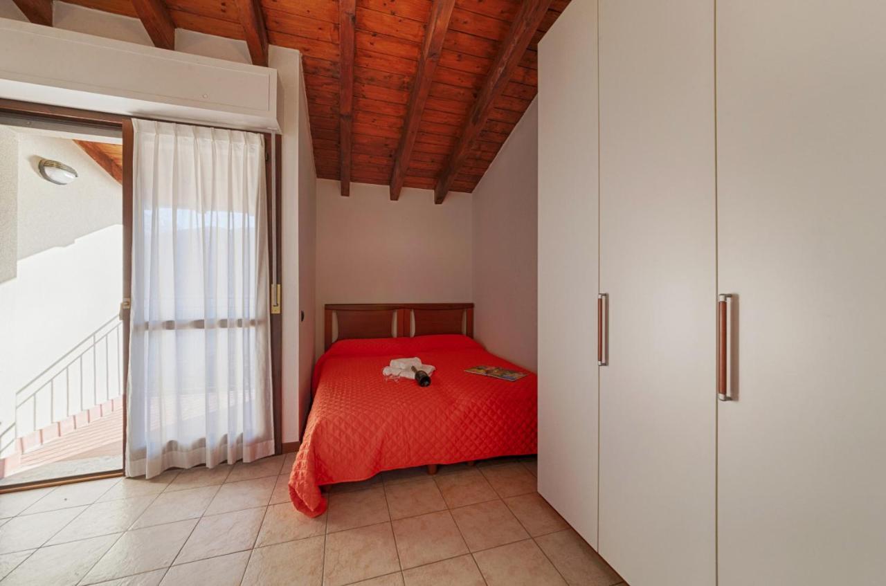 2-Bedroom Lakeview Apartment At The Lake Acquaseria Εξωτερικό φωτογραφία
