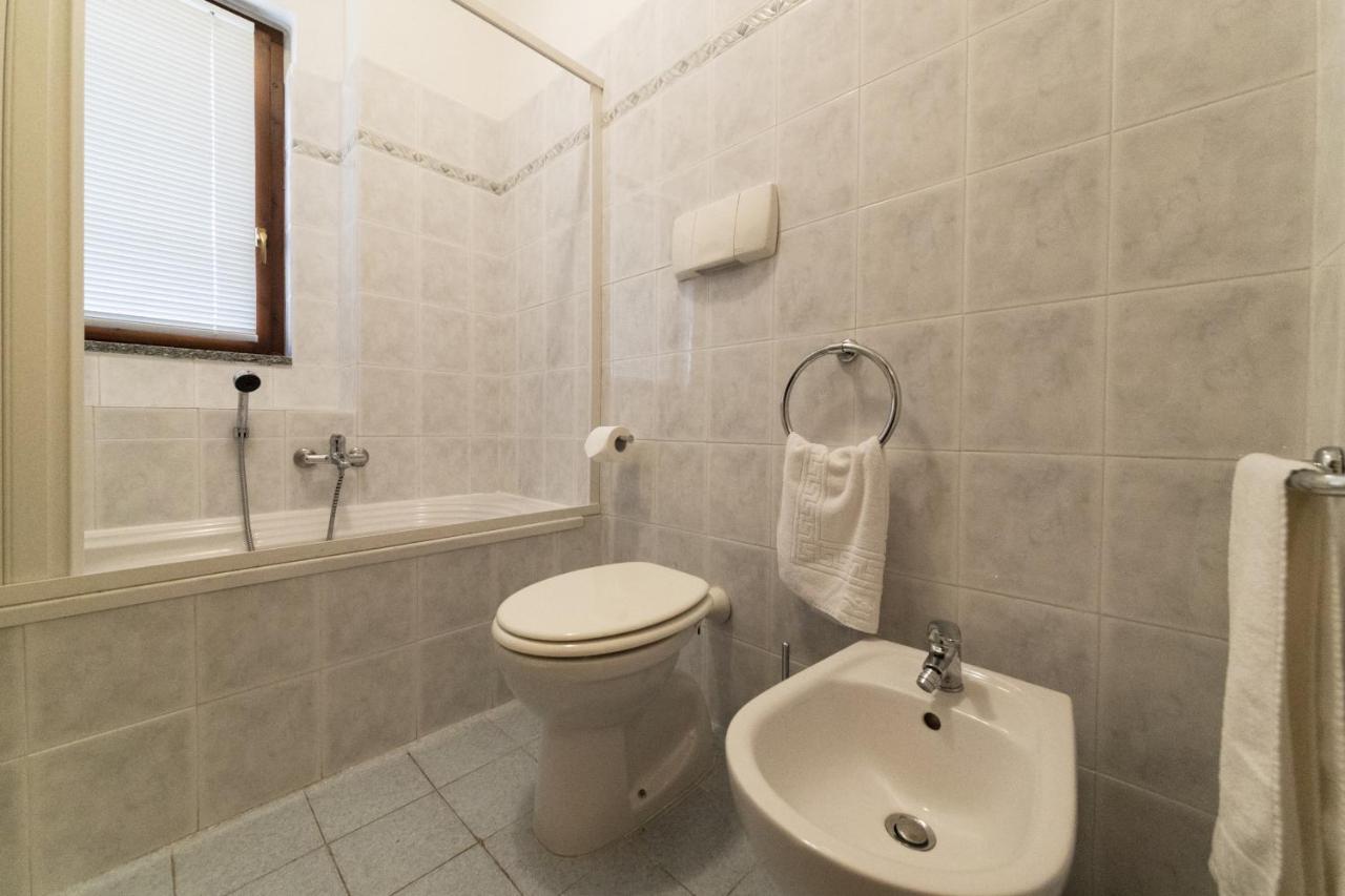 2-Bedroom Lakeview Apartment At The Lake Acquaseria Εξωτερικό φωτογραφία